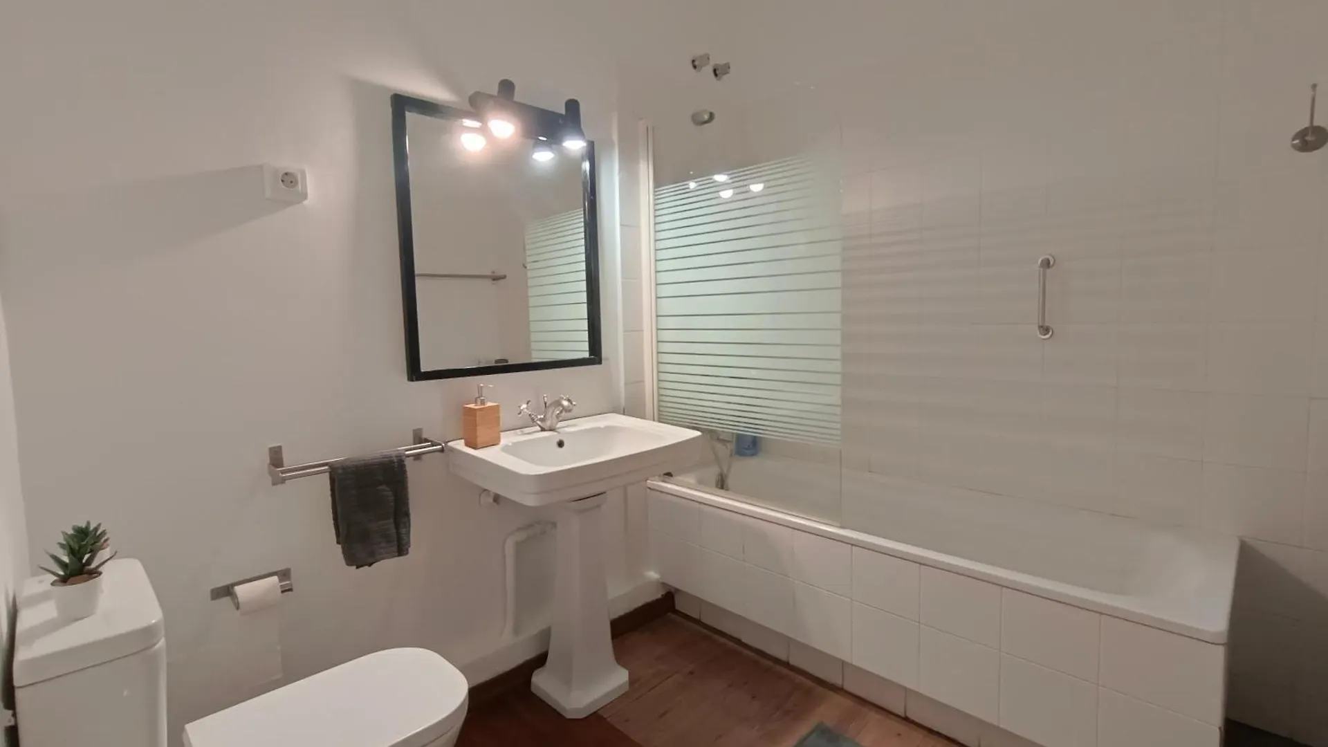 Heart Of Ghotic Private Rooms Barcelona Spanien